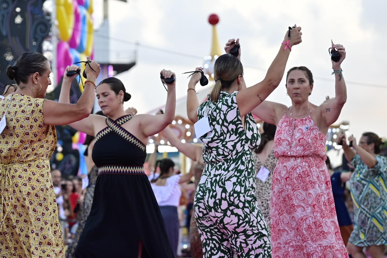 El Moll de Costa se viste de moda con el desfile solidario de Cáritas