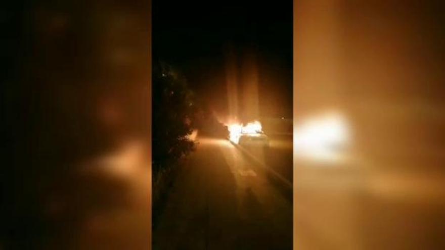 Arde un coche en Jinámar