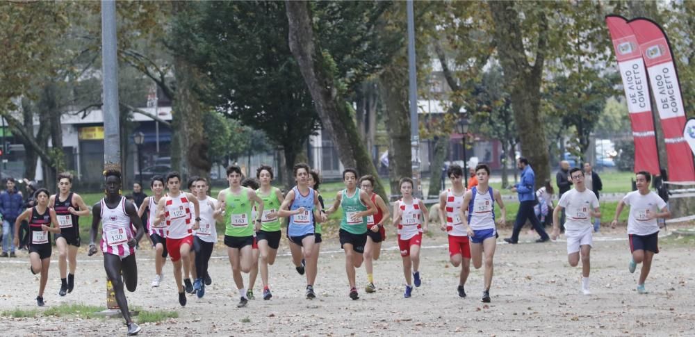 Los más jóvenes llenan Castrelos de ritmo. // Alba Villar