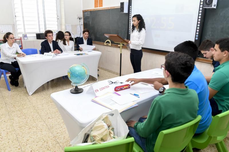 07-02-19 LAS PALMAS DE GRAN CANARIA. COLEGIO LAS TERESIANAS. LAS PALMAS DE GRAN CANARIA.  Liga de Debates de Alumnos en el Colegio Las Teresianas.    Fotos: Juan Castro.  | 07/02/2020 | Fotógrafo: Juan Carlos Castro