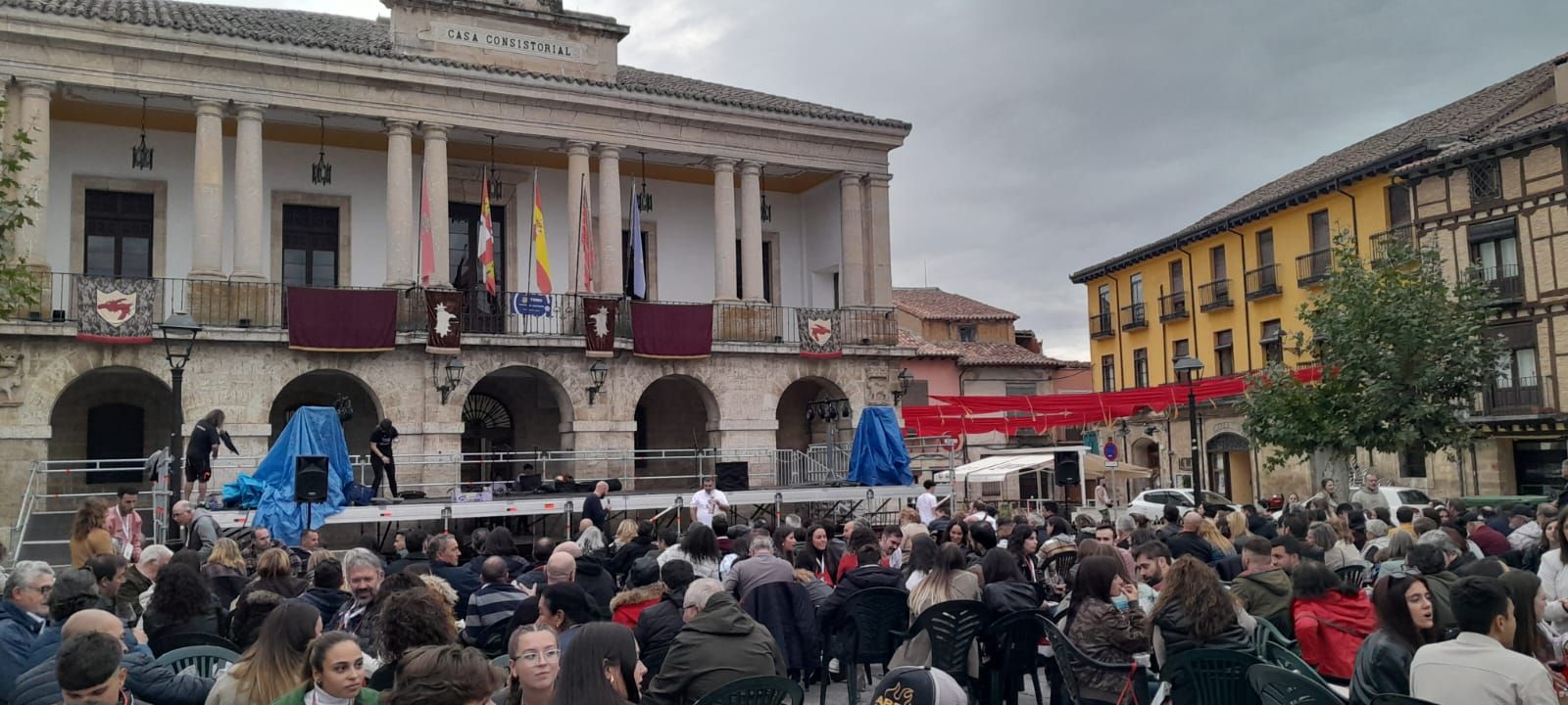 GALERÍA | La cata popular de la Fiesta de la Vendimia de Toro desafía a la lluvia