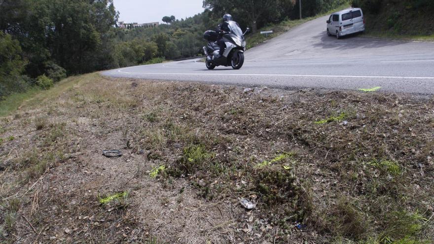 Ferit crític un motorista de 71 anys en un accident a Tossa