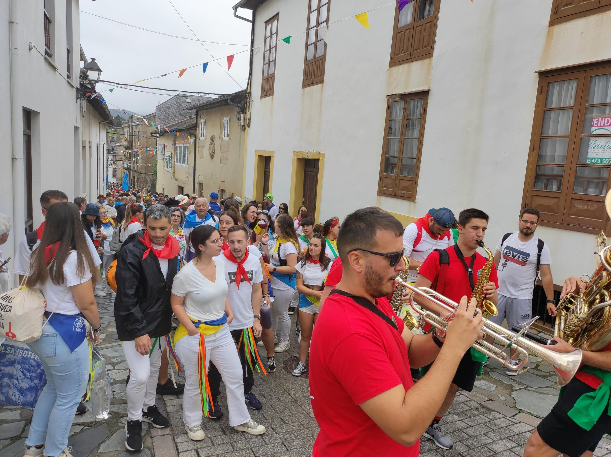 En imágenes: Así fue la salida de los romeros para celebrar la jira que cierra Las Telayas