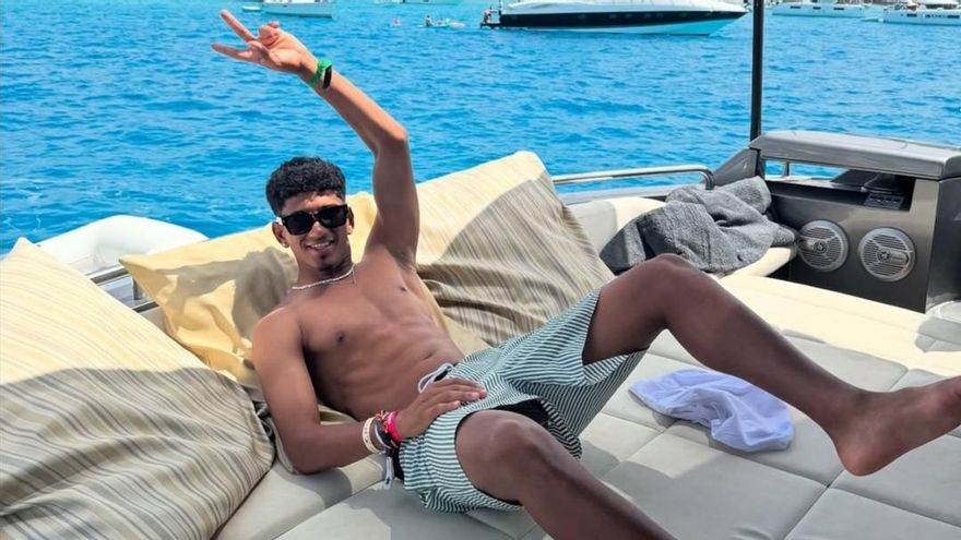 Adu Ares recuerda con añoranza su viaje a Ibiza