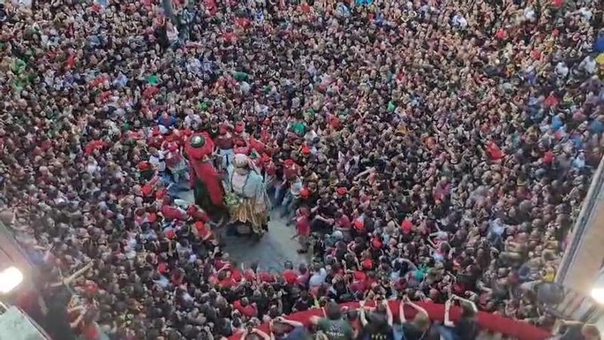 Així ha estat el segon ball dels Gegants Vells, en el Passacarrers de la Patum d'aquest dimecres al vespre