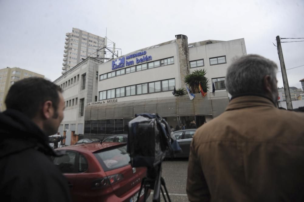 Feijóo y Eva Cárdenas, padres de un niño nacido en A Coruña