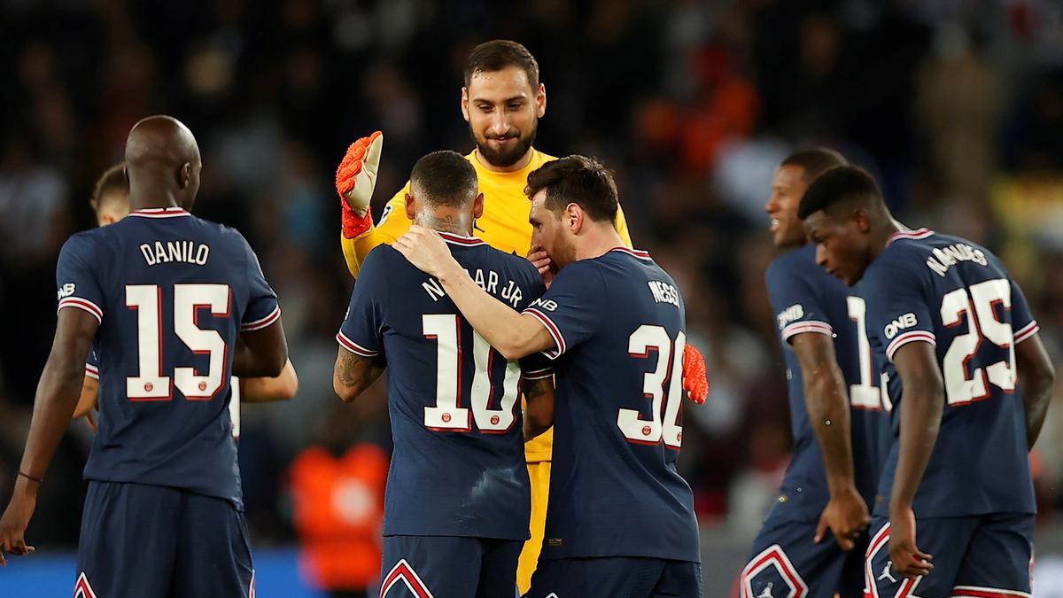 Desde el curso 21/22, el centrocampista luso juega con Messi en el PSG.