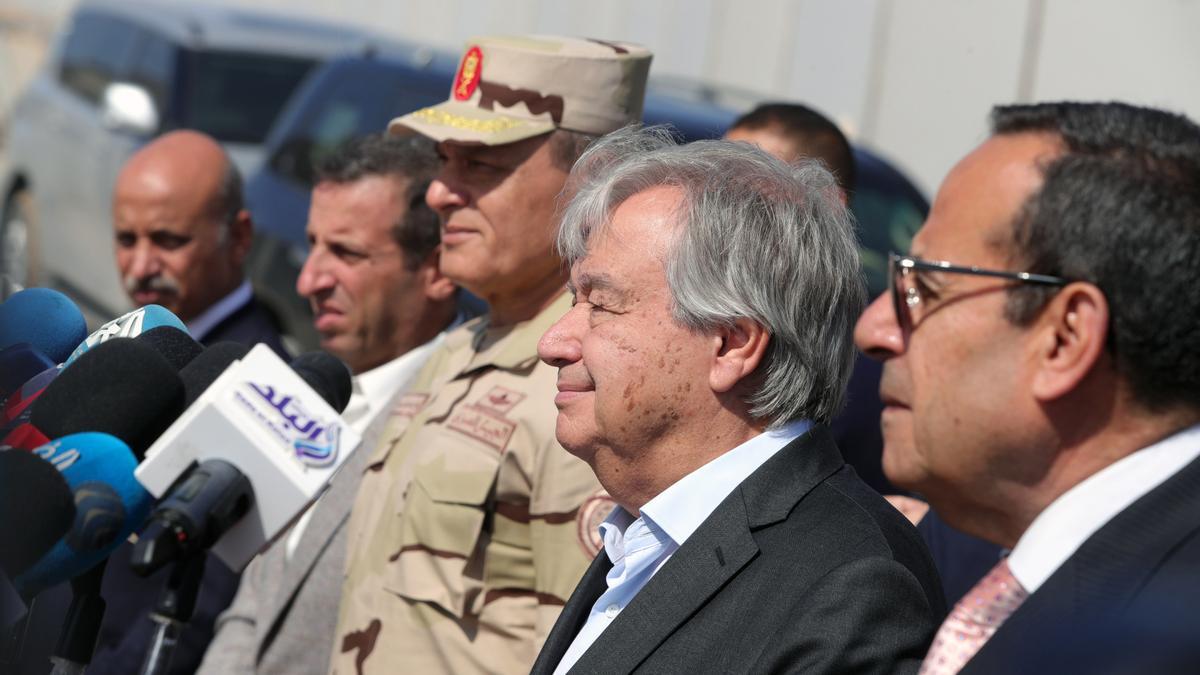 António Guterres en el paso de Rafá