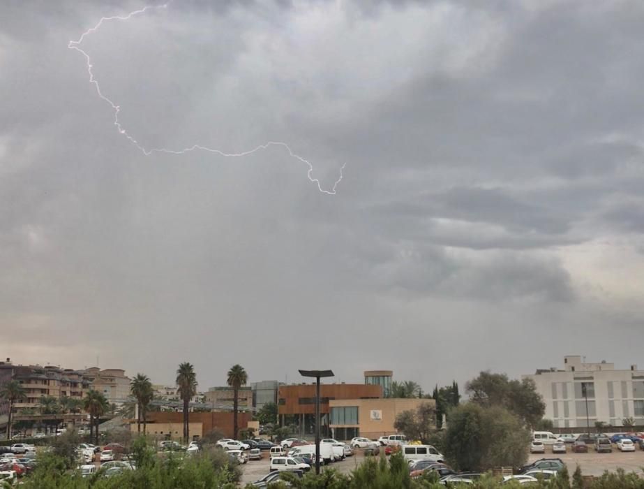 Caos y calles inundadas en Ibiza por la lluvia (27 agosto 2019)