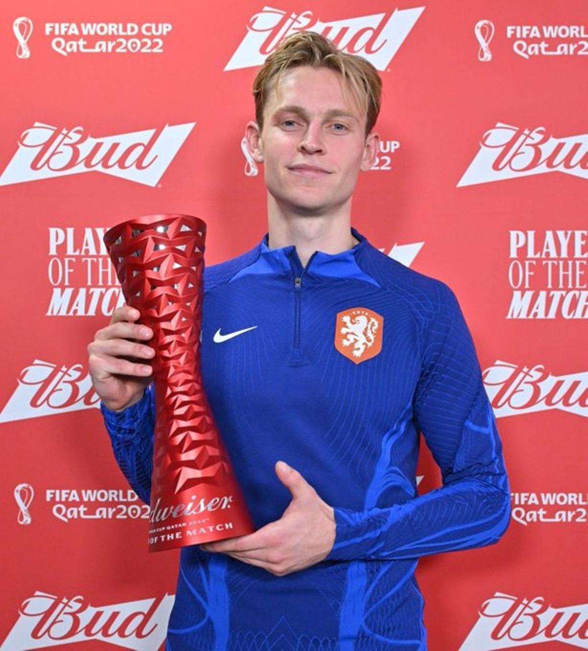 Frenkie De Jong recibió el MVP del empate de Países Bajos contra Ecuador