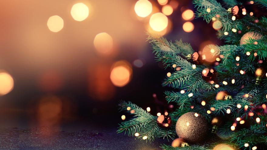 Cómo decorar el árbol y las puertas de casa por Navidad
