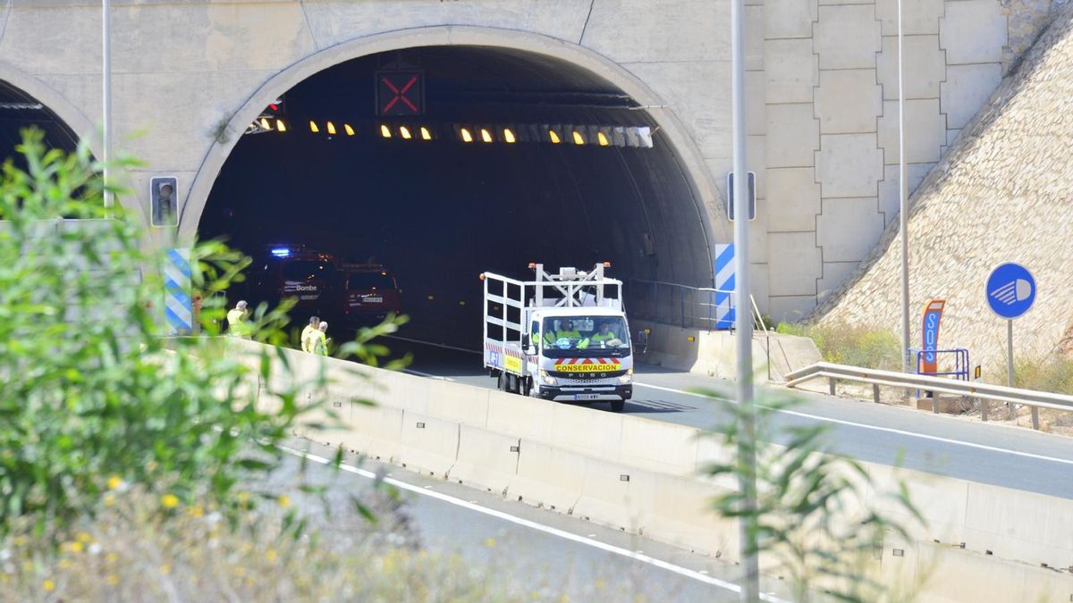 Una de las bocas del túnel de la AP-7 en Pilar de la Horadada donde se llevan a cabo las obras