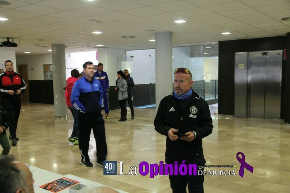 Recogida de dorsales, ambiente y salida de la XXXI Media Maratón Ciudad de Lorca