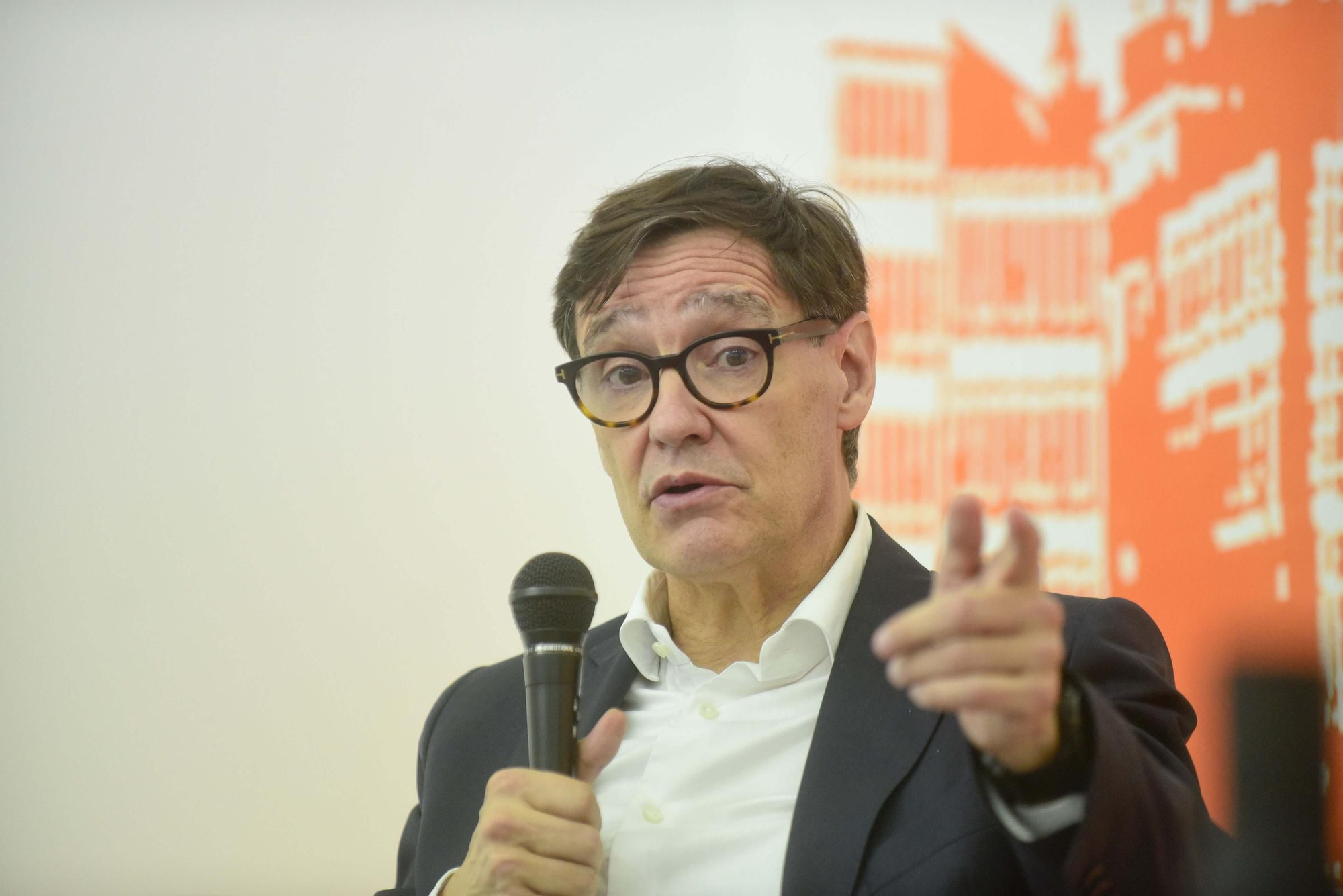 Salvador Illa se reúne con militantes en la sede del PSOE en A Coruña