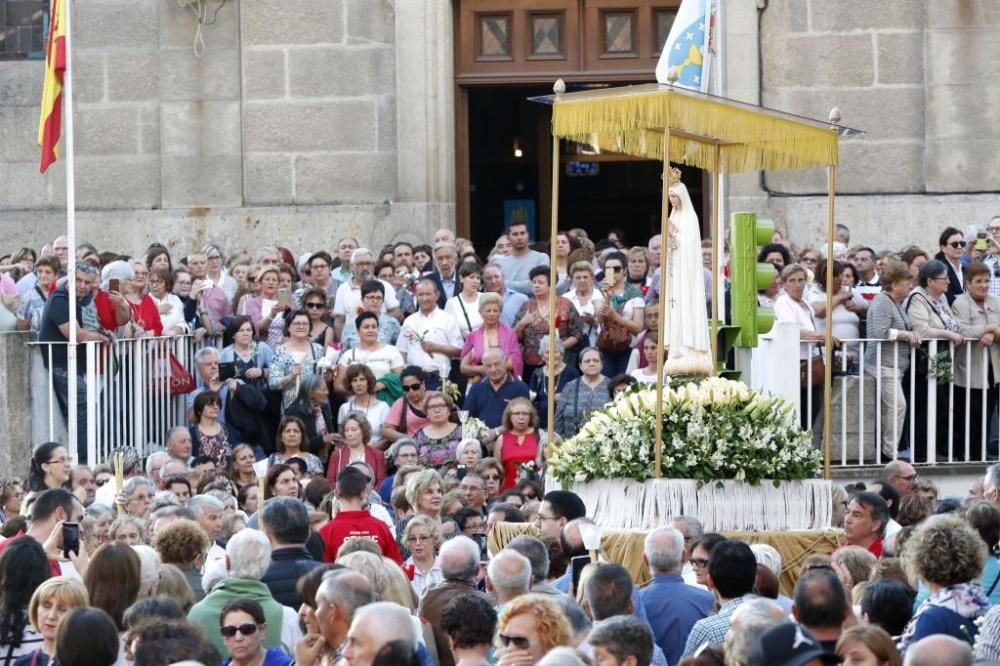 La Virgen de Fátima marcha con sus fieles en Vigo