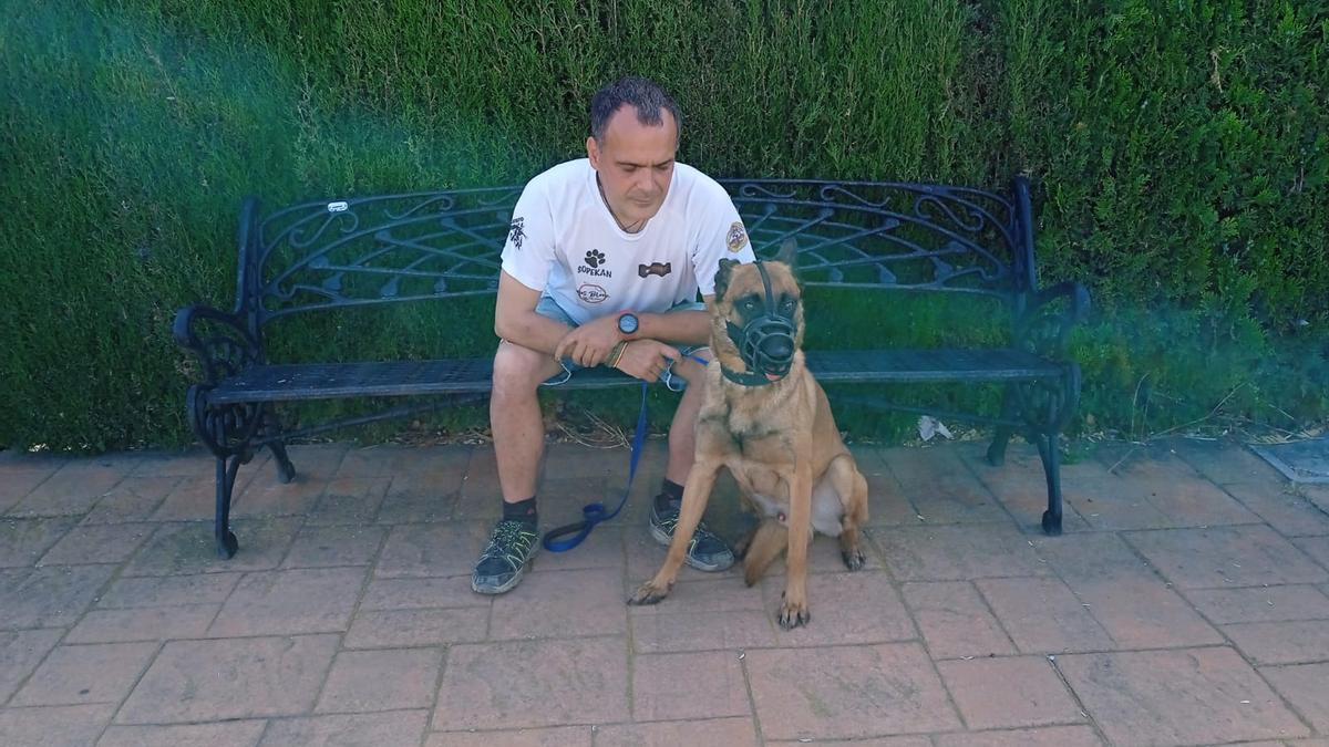 Jose Carlos Soler, adiestrador profesional, considera que el uso del bozal es necesario en determinados perros, por una cuestión de seguridad y disciplina.