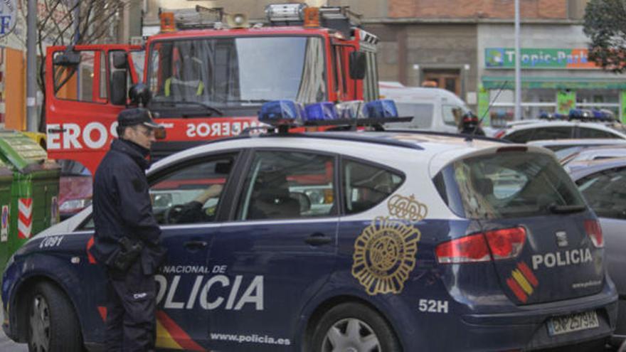 Un individuo siembra el pánico en la calle Soria de Gijón