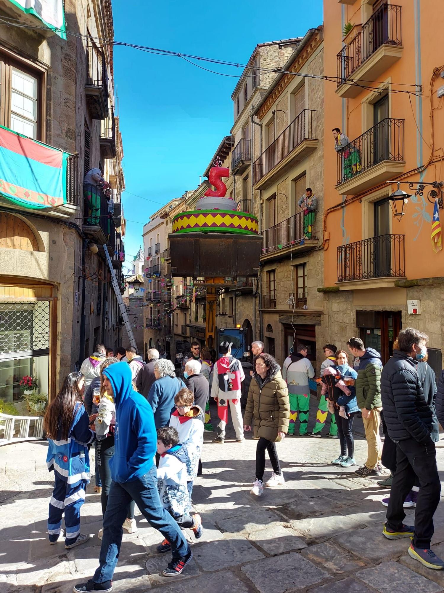 Solsona penja les enramades i ja respira carnaval