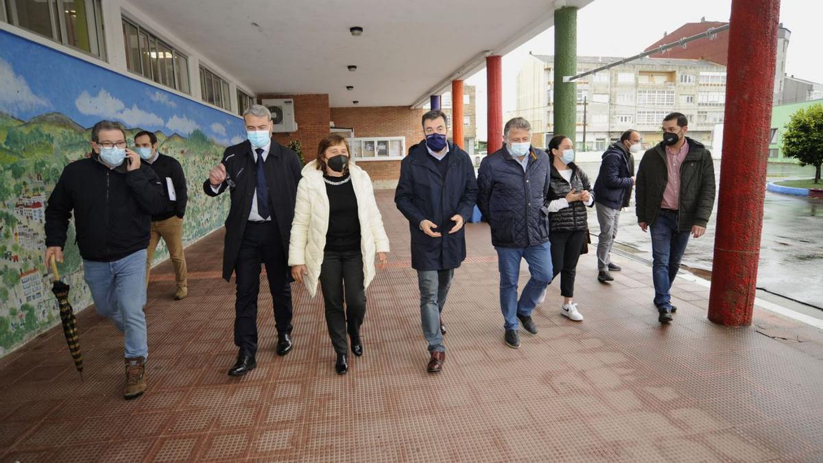 Visita del conselleiro de Educación al CEIP Plurilingüe de Silleda en mayo de 2021. |   // BERNABÉ/JAVIER LALÍN