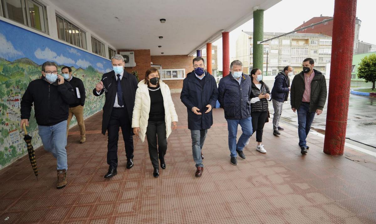 Visita del conselleiro de Educación al CEIP Plurilingüe de Silleda en mayo de 2021. |   // BERNABÉ/JAVIER LALÍN