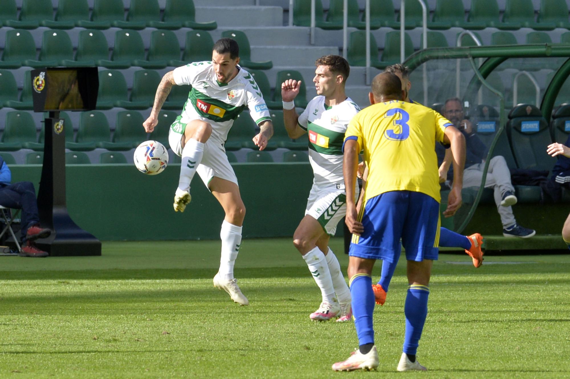 Las mejores imágenes del Elche - Cádiz