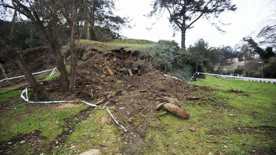 Corrementos de terras no parque público de Bastiagueiro