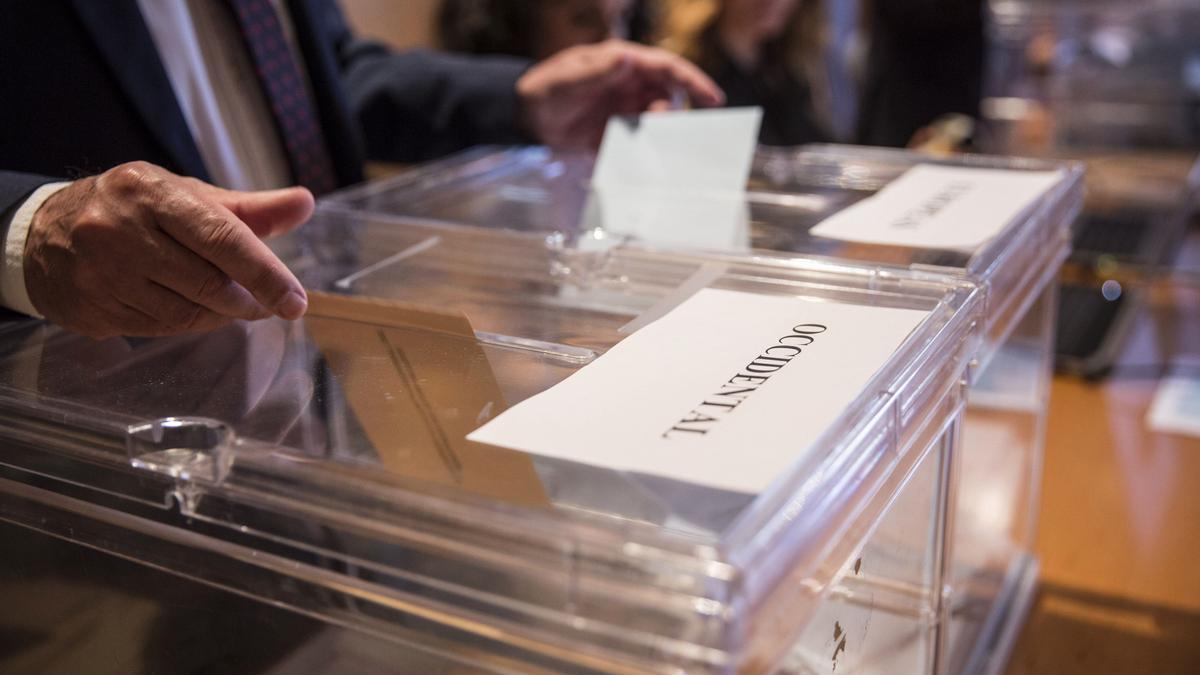 VOTAR ELECCIONES ASTURIAS 2023 | Voto en blanco: qué significa y a quién  favorece