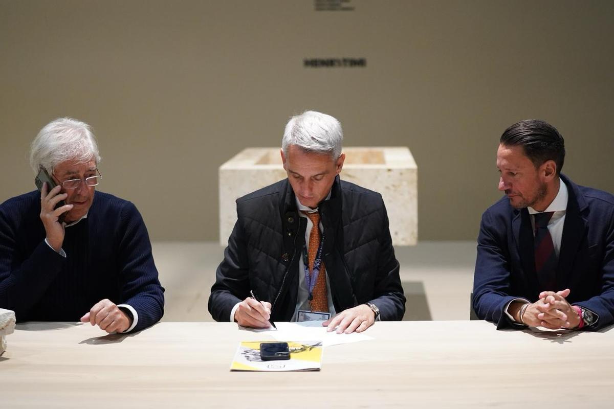 Firma del acuerdo entre las dos entidades hípicas.