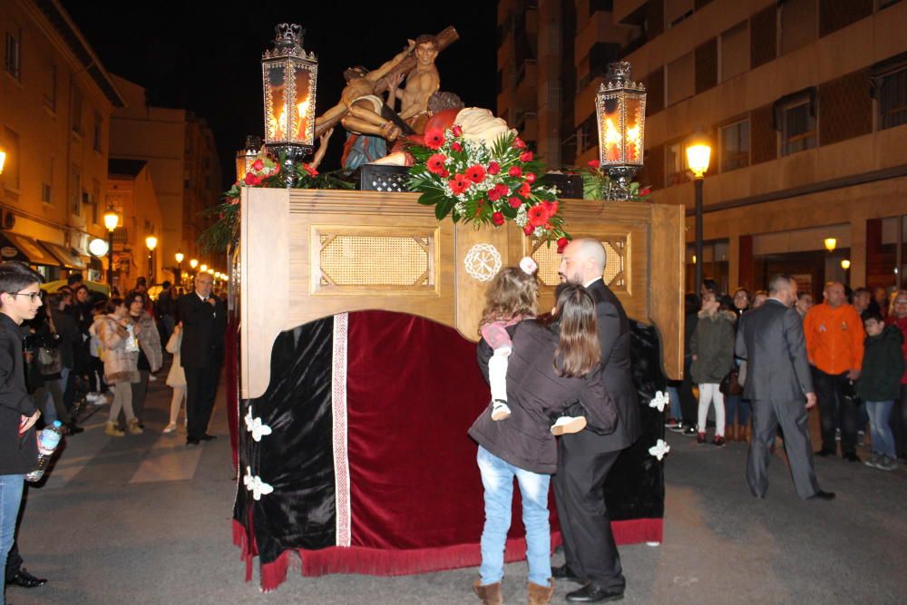 La solemnidad del paso de la Crucifixión llevado a costal