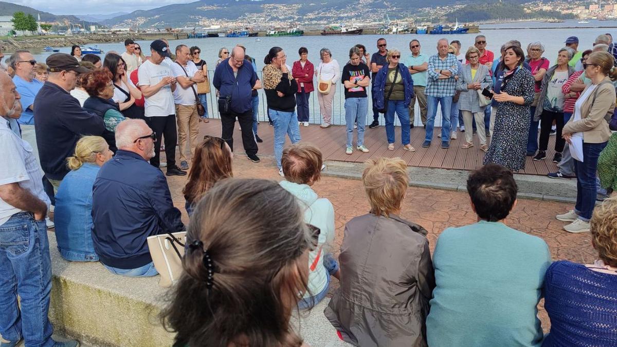 Participantes en la reunión alertaron del riesgo de incendios ante la maleza. |  S. Álvarez