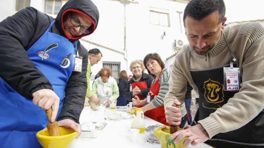 Villena cierra el ecuador festero con sabor y devoción