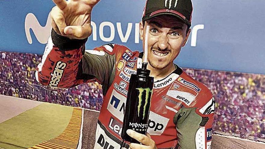 Jorge Lorenzo celebró así su ´pole´ en Motorland Aragón.