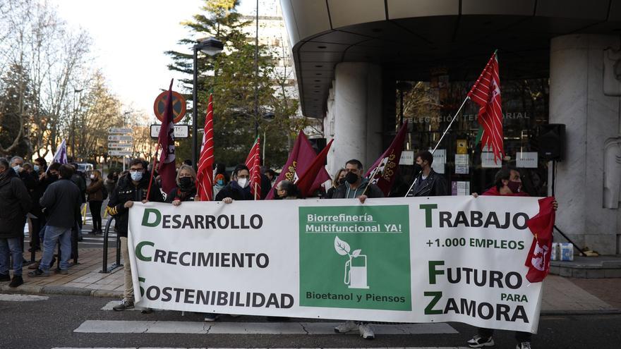 Zamora da la cara por la biorrefinería de Barcial del Barco