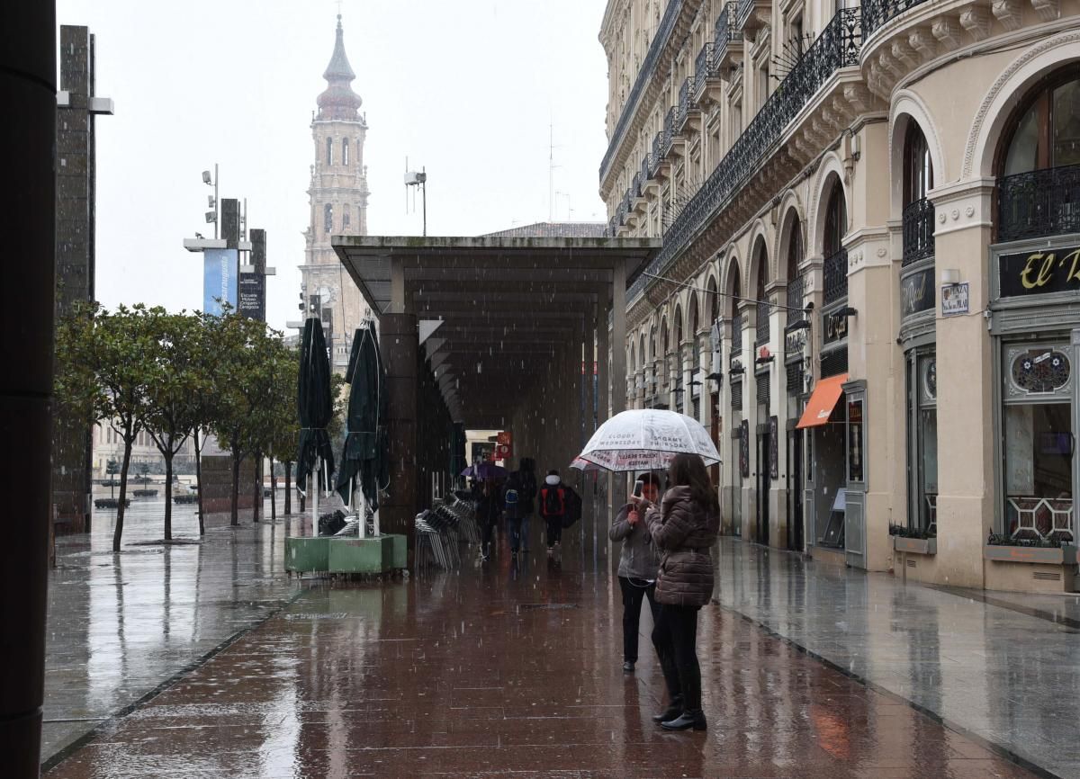 La nieve llega a Zaragoza