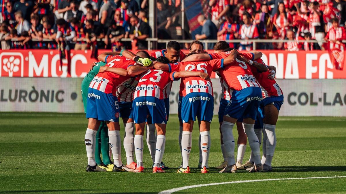 El Girona entrena antes de volar hacia París para debutar ante el PSG en Liga de Campeones