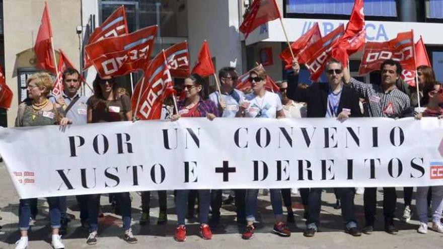 Trabajadores de los &#039;contact center&#039; exigen en A Coruña un convenio justo
