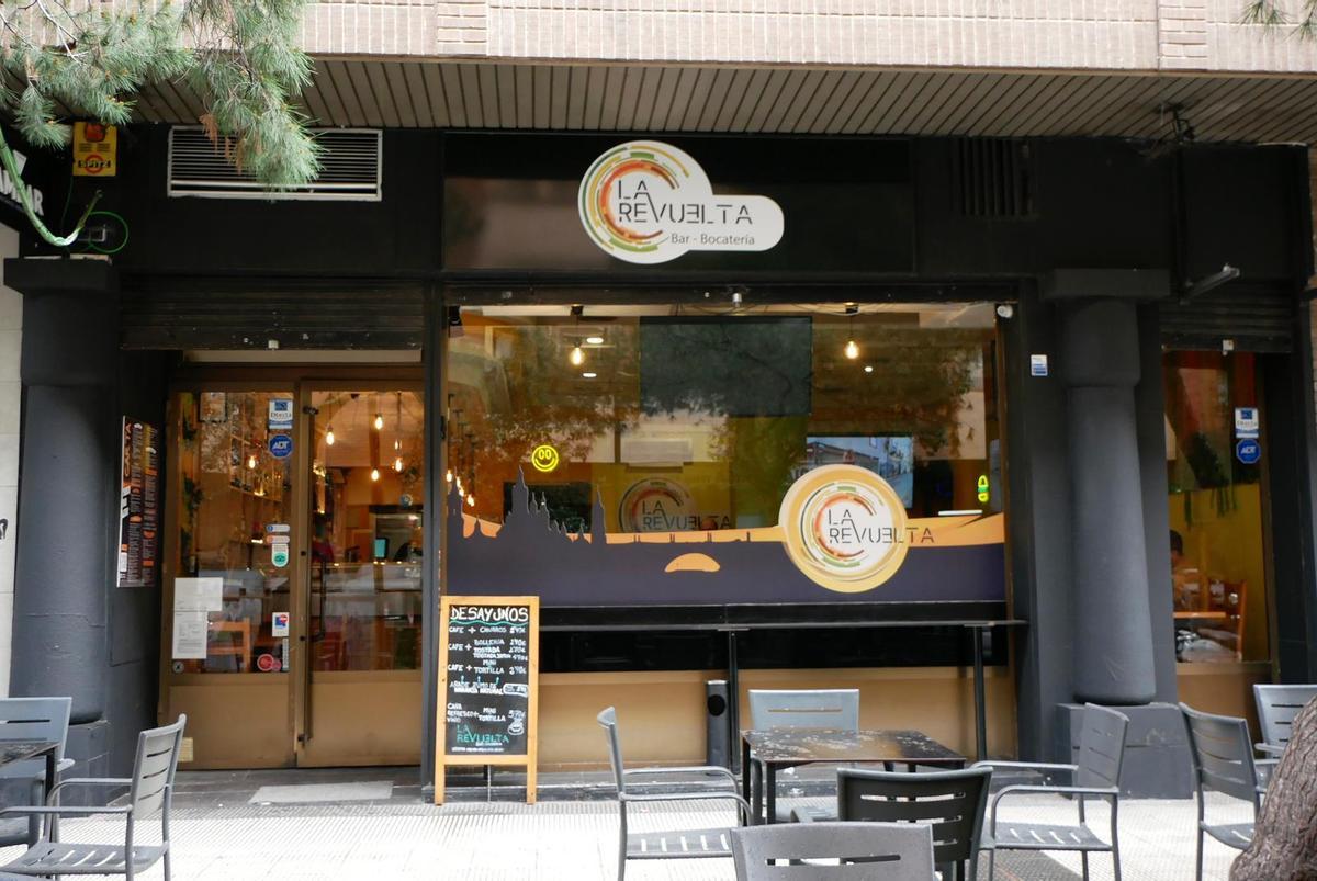 En imágenes | La Revuelta, el bar de San José que llegó antes que Broncano y que gusta aún más a los zaragozanos