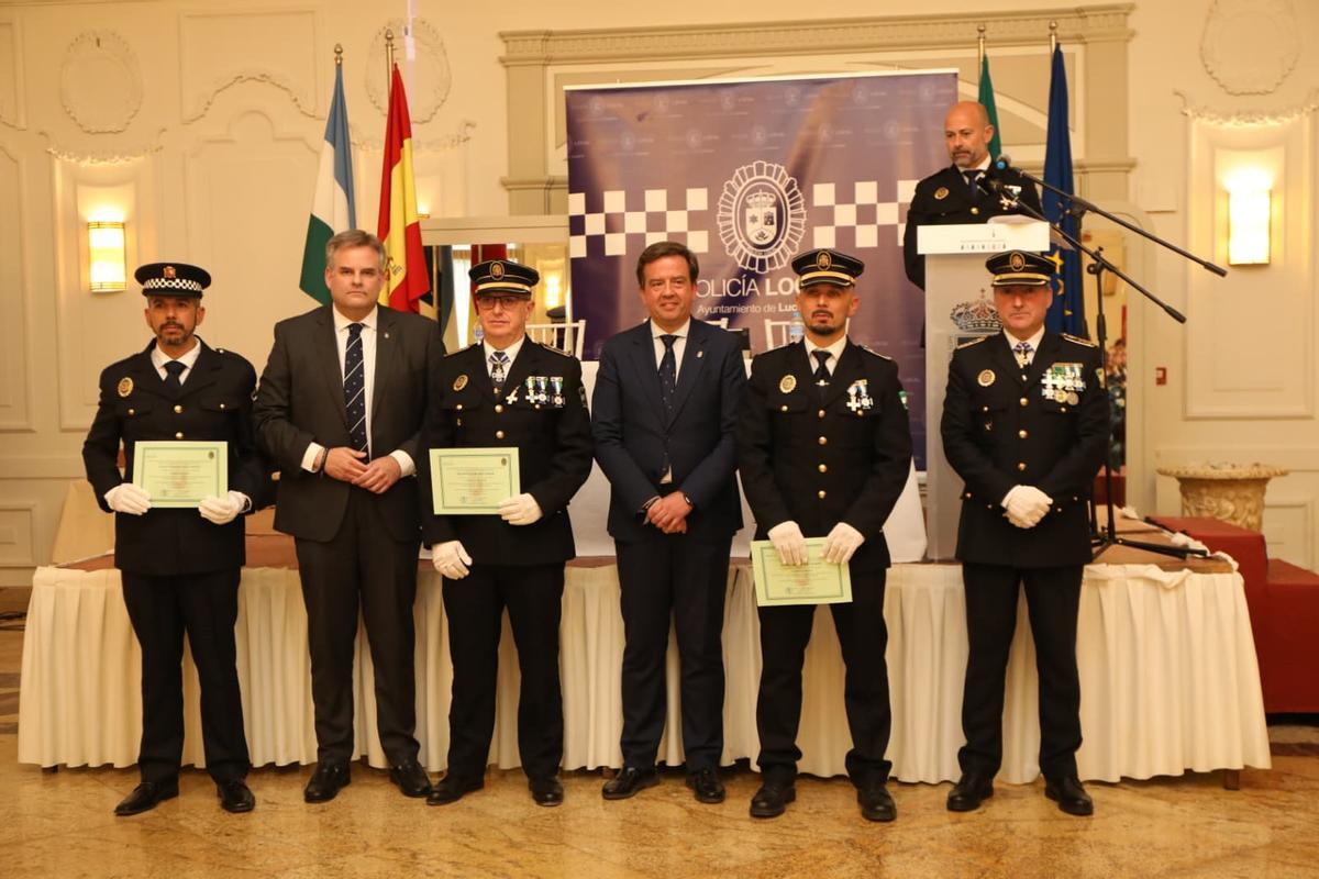 Acto de distinción a policías y ciudadanos de Lucena.