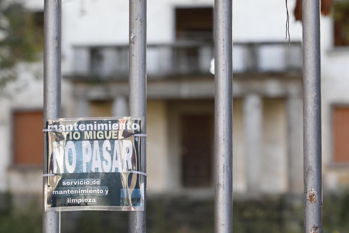 El cartell que va aparèixer i ja s'ha s'ha tret.