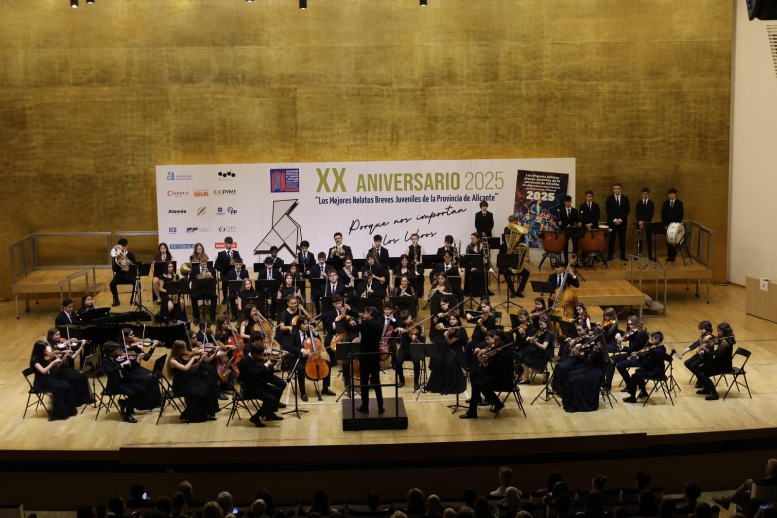 Entrega de premios en el ADDA del XX Concurso de los Mejores Relatos Breves Juveniles de la Provincia de Alicante