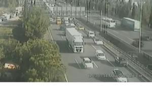 Cues quilomètriques d’entrada a Barcelona per l’avaria d’un bus a la Ronda Litoral