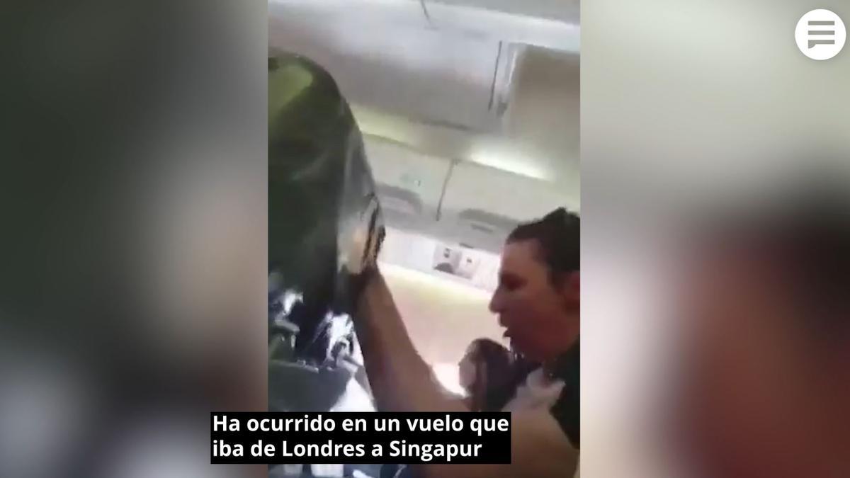 VÍDEO | Un pasajero muere y varios resultan heridos en un vuelo de Londres a Singapur afectado por fuertes turbulencias