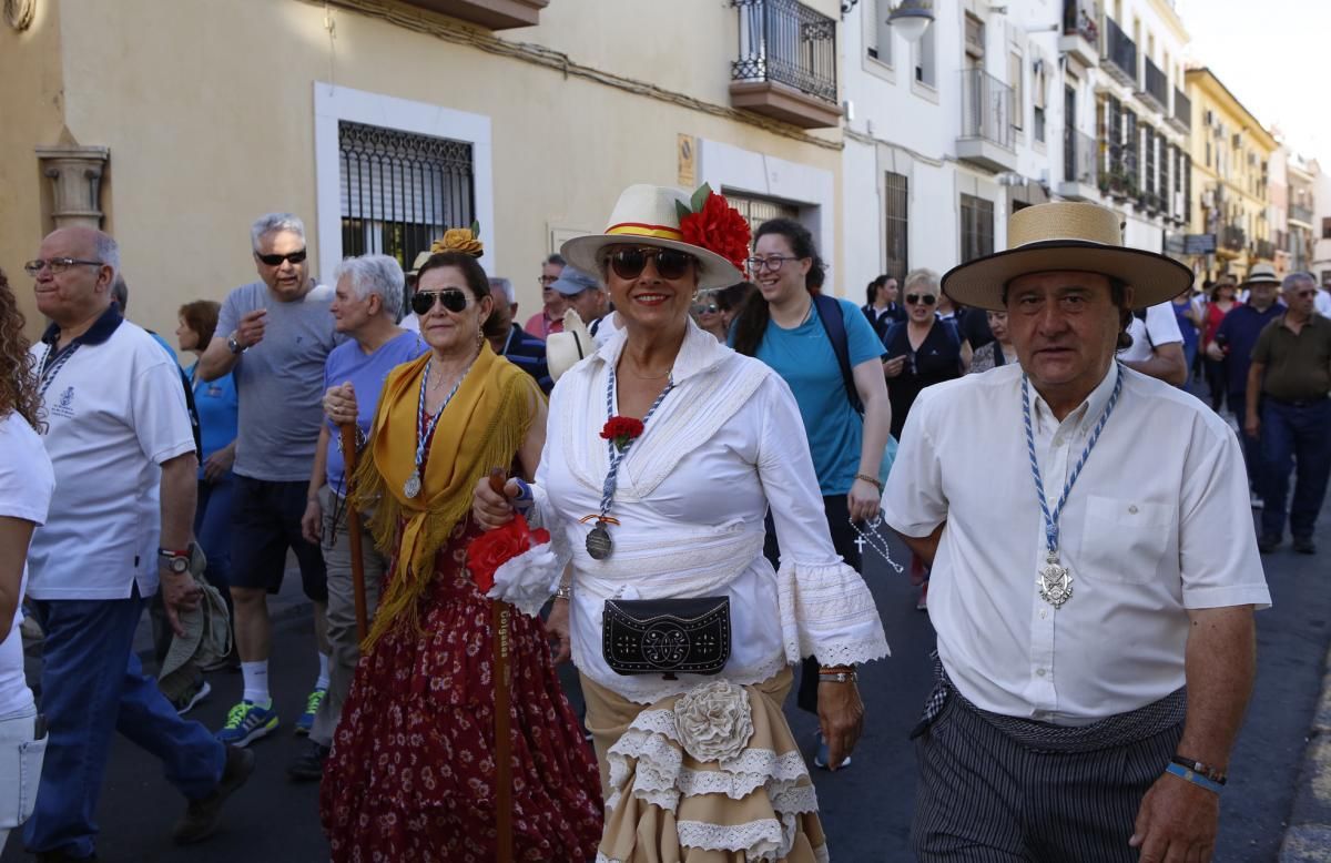 Gran ambiente y día soleado para la romería de Linares