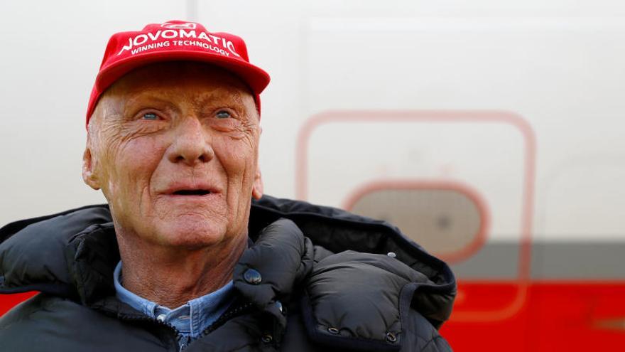 Niki Lauda regresa a la UCI por una gripe tras pasar la Navidades en Ibiza
