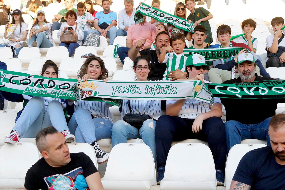 Las imágenes de la afición en el Córdoba CF - Racing Ferrol