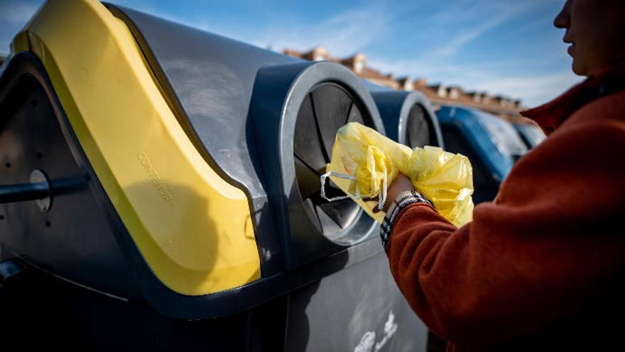 Crece un 14,5% el uso del contenedor amarillo en Canarias