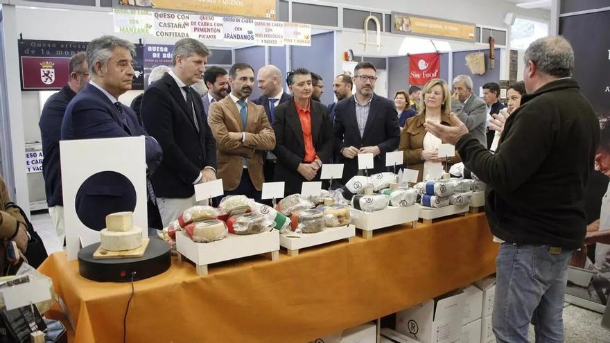 La Feria del Queso de Los Pedroches deja un impacto económico de más de 200.000 euros en Hinojosa del Duque
