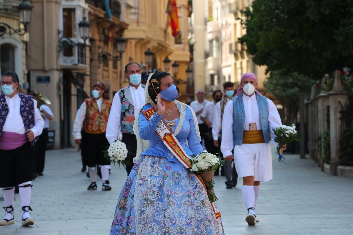 Búscate en la ofrenda por la calle caballeros de las 17:00 a las 18:00