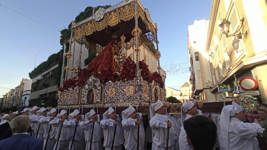 La Virgen de Araceli reina en Lucena en el 75 aniversario de su coronación