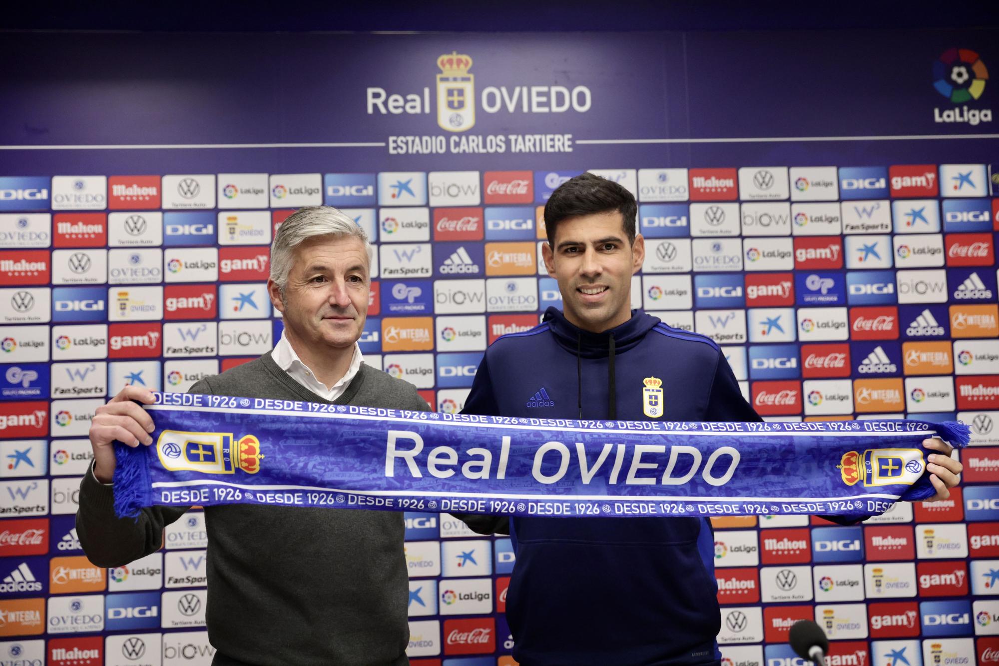 EN IMÁGENES: presentación de Juanfran con el Oviedo